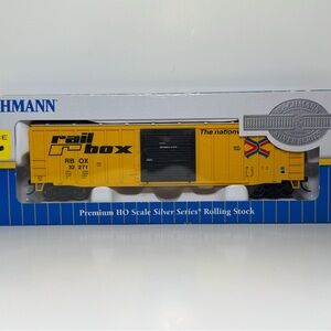 HO SCALE BACHMANN RAILBOX 50' 14901 BRACED BOX CAR FRED RAILROAD TRACK TREE